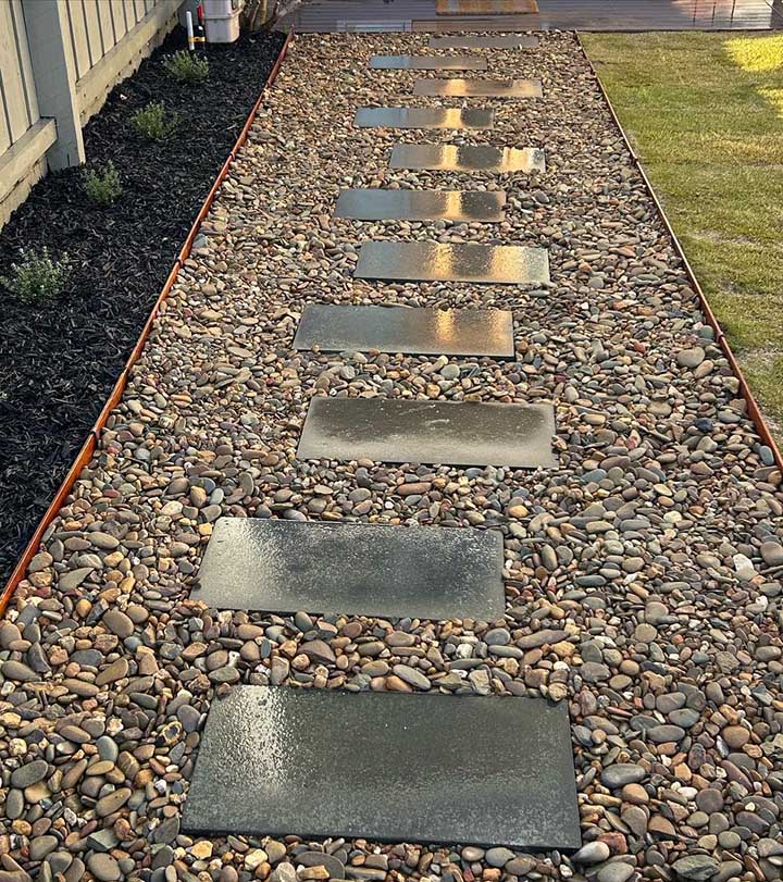 Using Stones and Pebbles as mulch